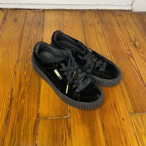 PUMA Fenty Creeper Black Velvet Size 7 Platform Sneakers Cleated Shoes  Size 7.